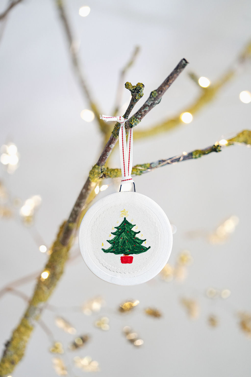 Victorian tree ceramic decoration