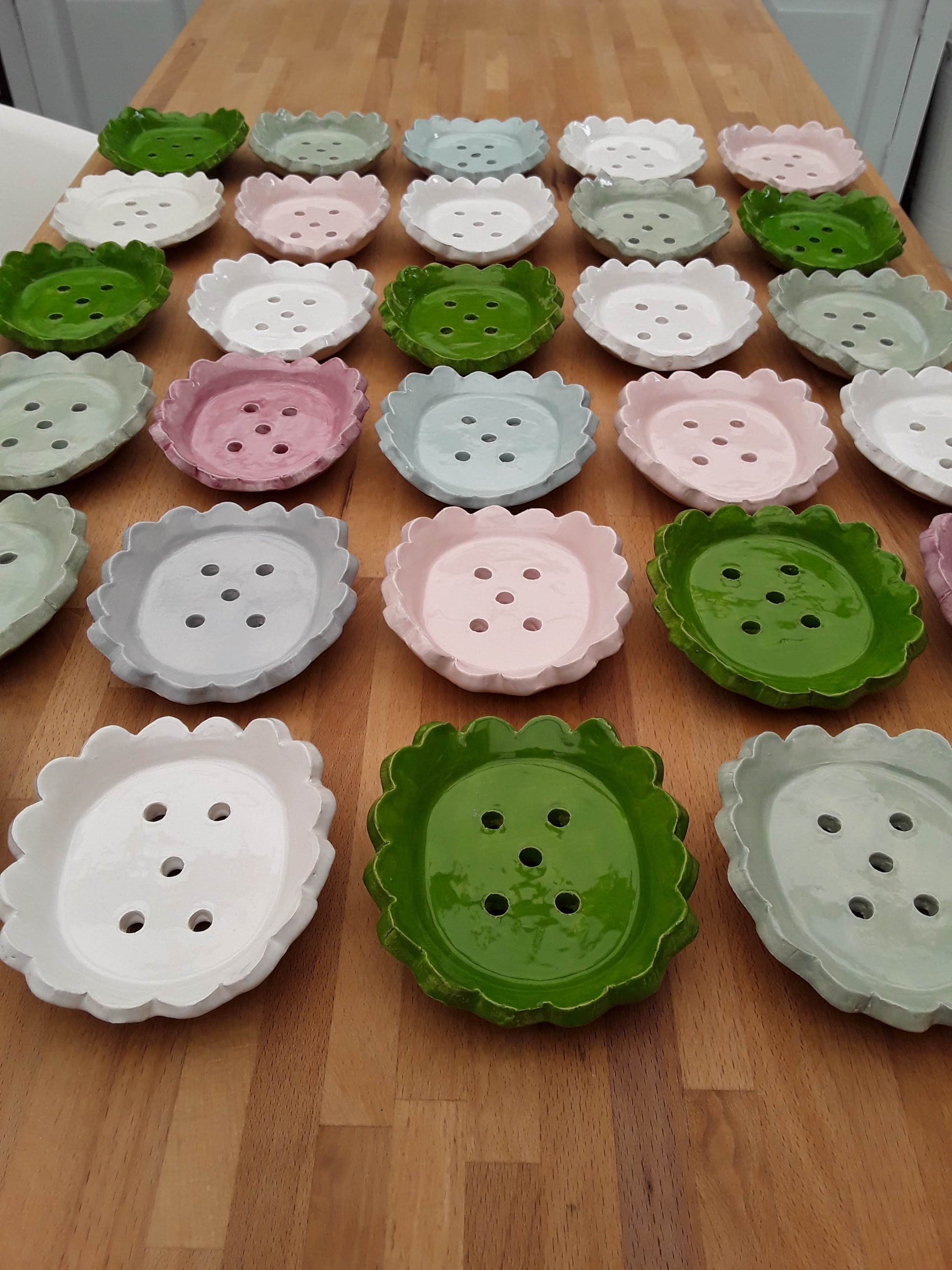 Scalloped edged soap dishes in various colours