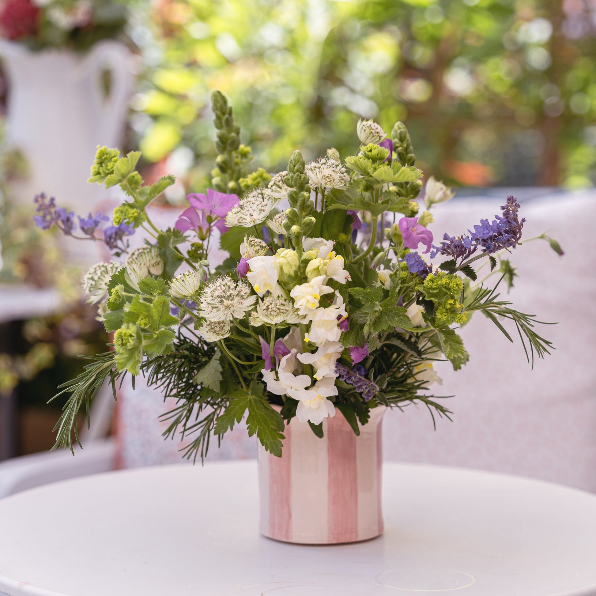 Sea Bramble Ceramics - Handmade Daisy Planter (pink). Ceramic Stoneware planter with beautiful flower arrangement