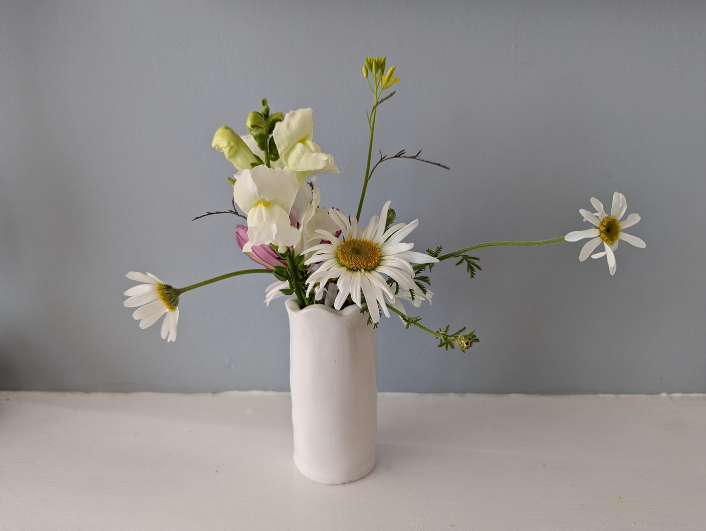 White Sea Lavender vase, short, with posy