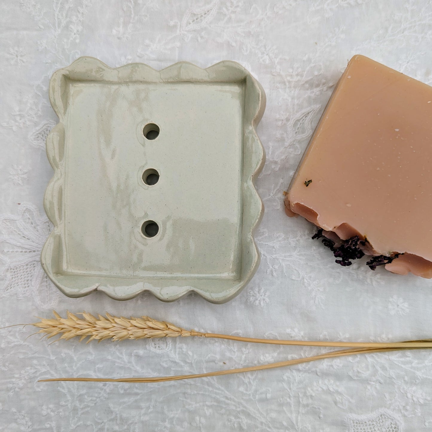 Scalloped soap dish