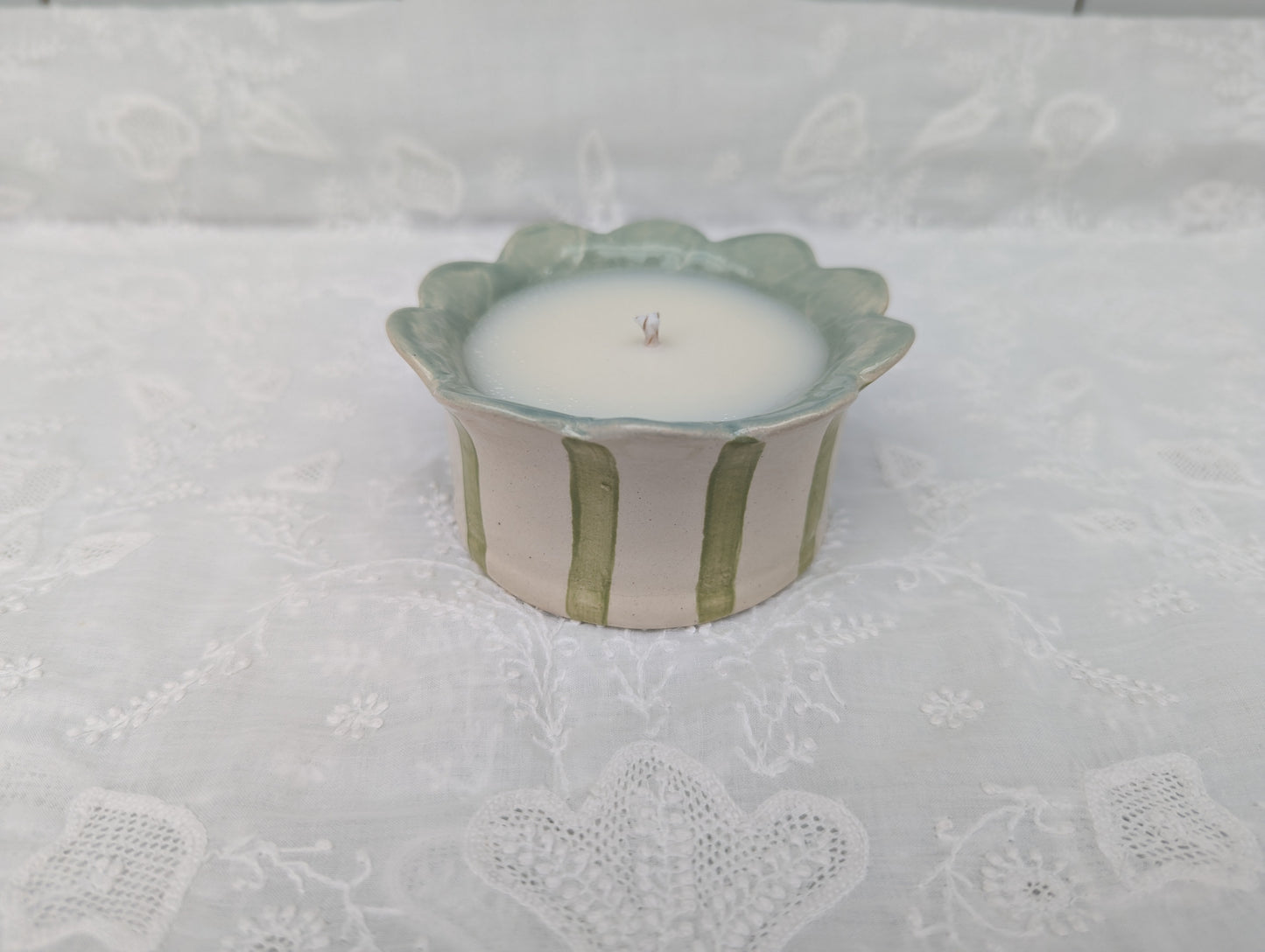 Daisy travel candle