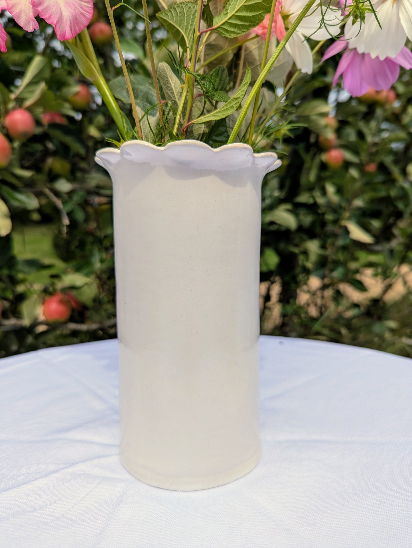 White large Daisy vase