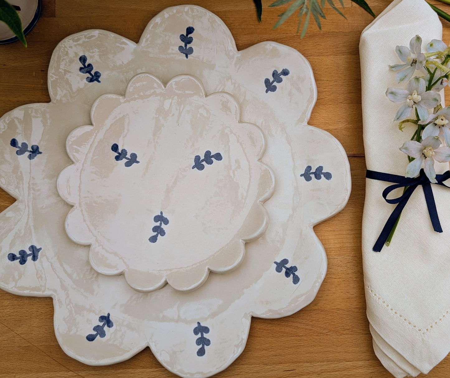 Scalloped flower plate