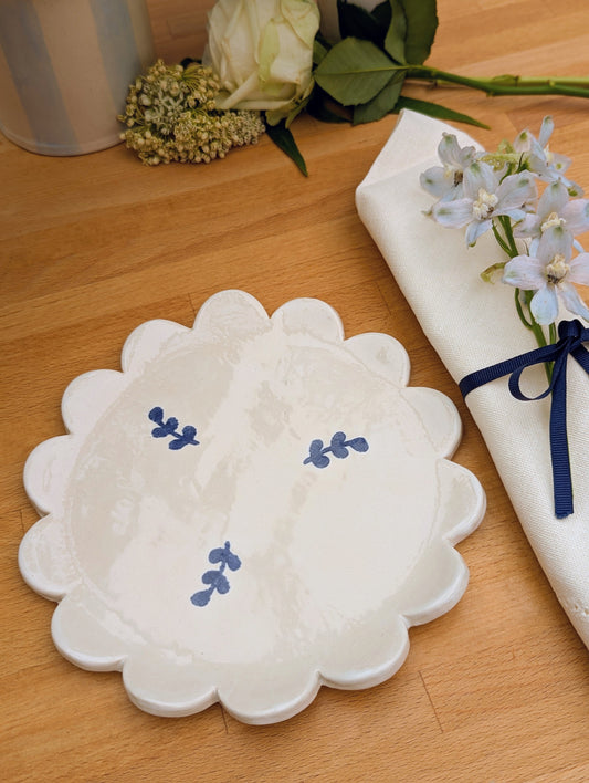 Scalloped flower plate