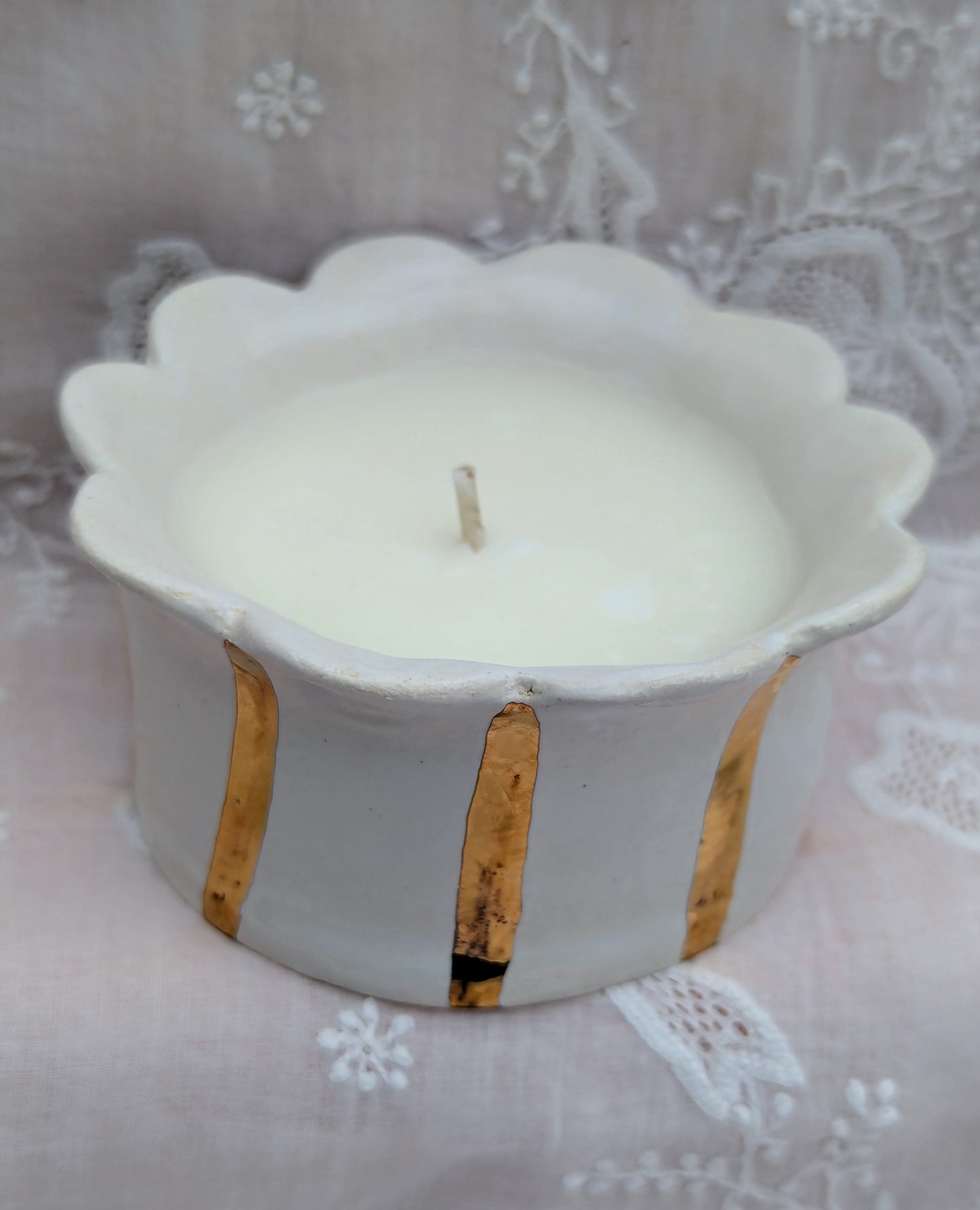 Daisy travel candle